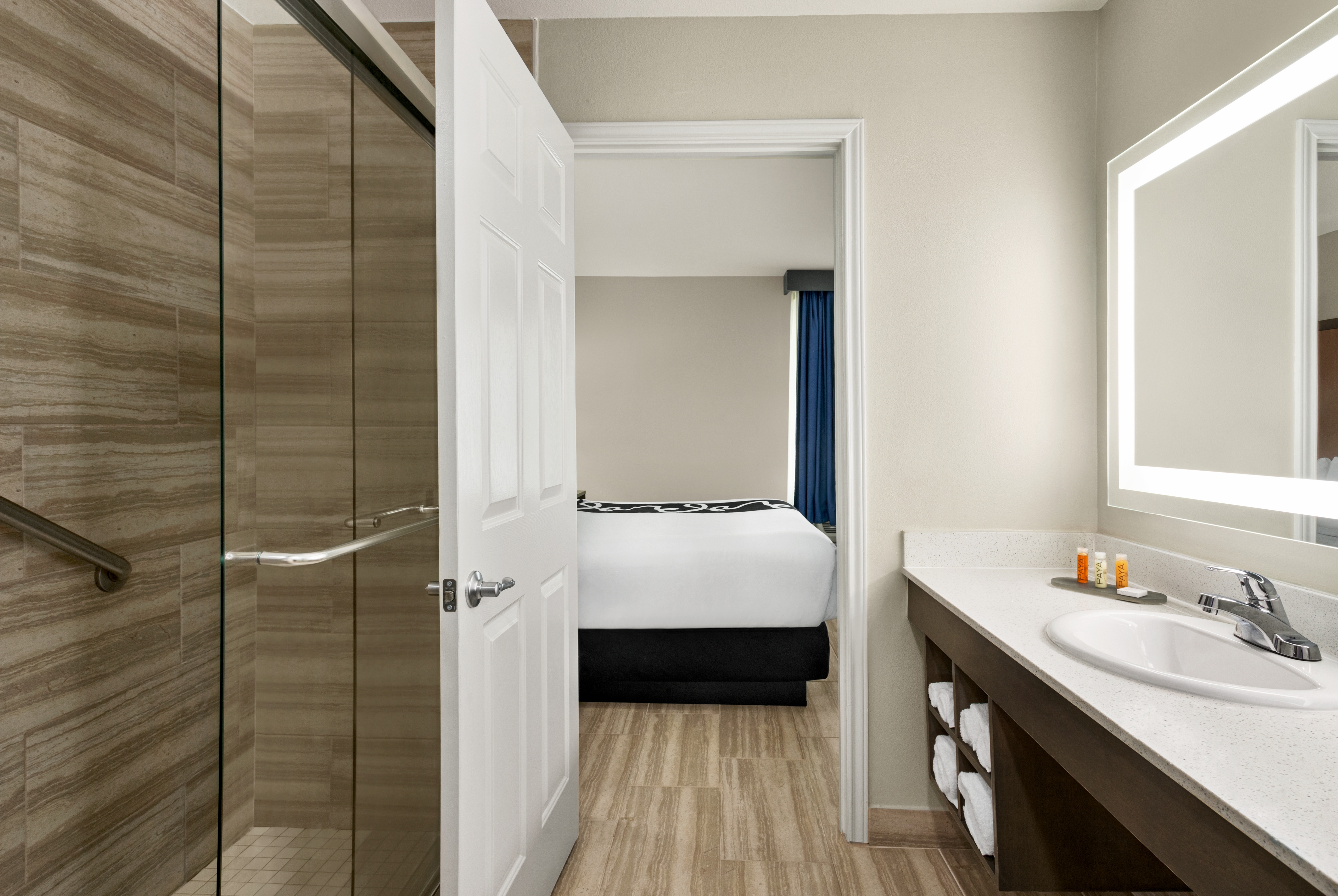 Guest room bath at the La Quinta Inn & Suites by Wyndham Brownsville North in Brownsville, Texas